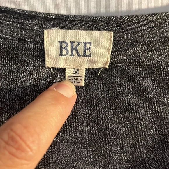 BKE Balloon Sleeve Blouse Size M - Picture 6 of 9